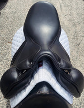 Load image into Gallery viewer, 2nd Hand Prestige Venus K Dressage Saddle C069X
