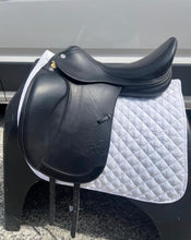 Load image into Gallery viewer, 2nd Hand Prestige Helen Double Dressage Saddle C140X
