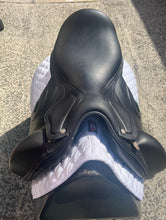 Load image into Gallery viewer, 2nd Hand Amerigo Cervia Siena Dressage Saddle C272X
