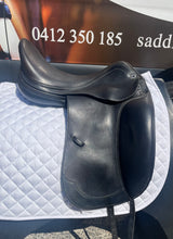 Load image into Gallery viewer, 2nd Hand Prestige D1 Dressage Saddle C027X
