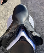 Load image into Gallery viewer, 2nd Hand Prestige Venus Dressage Saddle C050X
