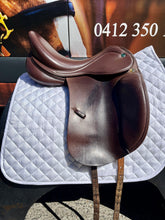 Load image into Gallery viewer, 2nd Hand Prestige Lucky Idol Dressage Saddle C017X
