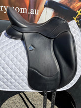 Load image into Gallery viewer, 2nd Hand Bates Isabell Icon Dressage Saddle C079X
