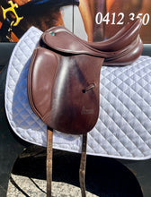 Load image into Gallery viewer, 2nd Hand Prestige Lucky Idol Dressage Saddle C017X
