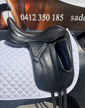 Load image into Gallery viewer, 2nd Hand Fairfax Dressage Saddle C192X
