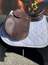 Load image into Gallery viewer, 2nd Hand Prestige Versailles Jump Saddle C143X
