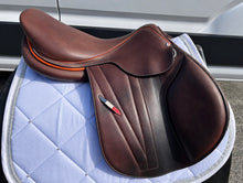 Load image into Gallery viewer, 2nd Hand Butet Jump Saddle C339X
