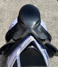 Load image into Gallery viewer, 2nd Hand Riviera Cannes All Purpose Saddle C116X
