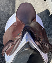 Load image into Gallery viewer, 2nd Hand Prestige Versailles Jump Saddle C143X
