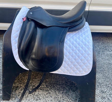 Load image into Gallery viewer, 2nd Hand Luc Childeric Dressage Saddle C268X
