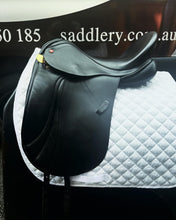 Load image into Gallery viewer, 2nd Hand Albion Legend Dressage Saddle C249X
