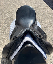 Load image into Gallery viewer, 2nd Hand Riviera Black Jack Dressage Saddle C249XX
