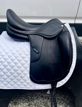 Load image into Gallery viewer, 2nd Hand Amerigo Vega Dressage Saddle C064X
