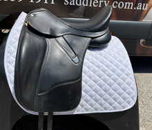 Load image into Gallery viewer, 2nd Hand Bates Dressage Saddle C109X
