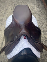 Load image into Gallery viewer, 2nd Hand Kieffer Jump Saddle C248X
