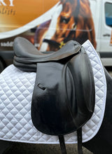 Load image into Gallery viewer, 2nd Hand Demo Prestige D2 K Dressage Saddle  D244
