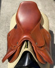 Load image into Gallery viewer, 2nd Hand Hoy Jump Saddle C047A
